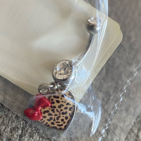 Cheetah heart belly ring - Picture 2 of 4